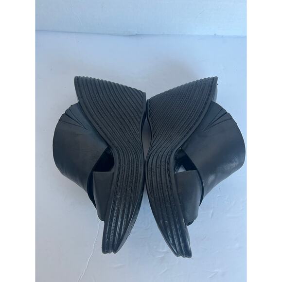 Born Black Leather Criss Cross Wide Straps Platform Wedge Slip On Sandals Size 8 - Picture 4 of 12